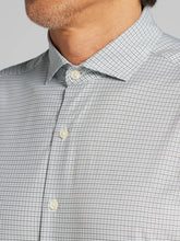 CHILLFLEX Modern Fit 4-Way Stretch Button Up Shirt