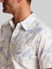 Regular Fit Seersucker Woven Short Sleeve Button Up Shirt