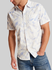 Regular Fit Seersucker Woven Short Sleeve Button Up Shirt